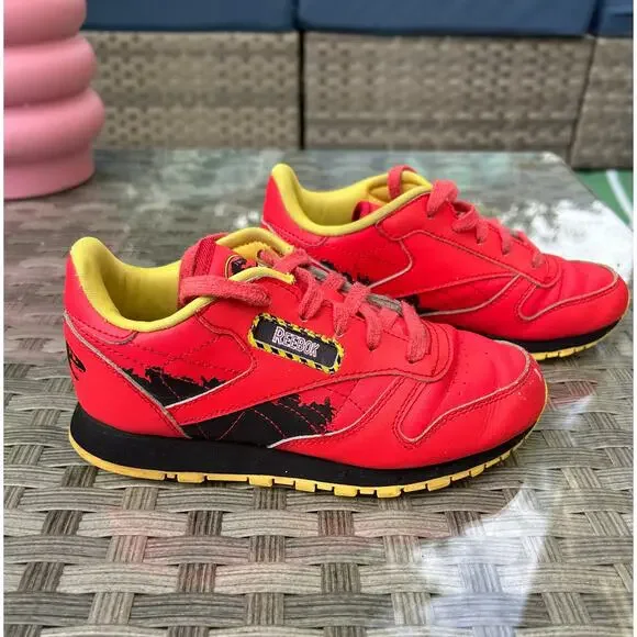 Jurassic Park Reebok Collab Sneakers (Kids) - Picture 3 of 9